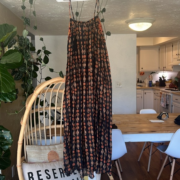 Free People maxi dress. Black/flower pattern, light cotton material - Picture 2 of 5